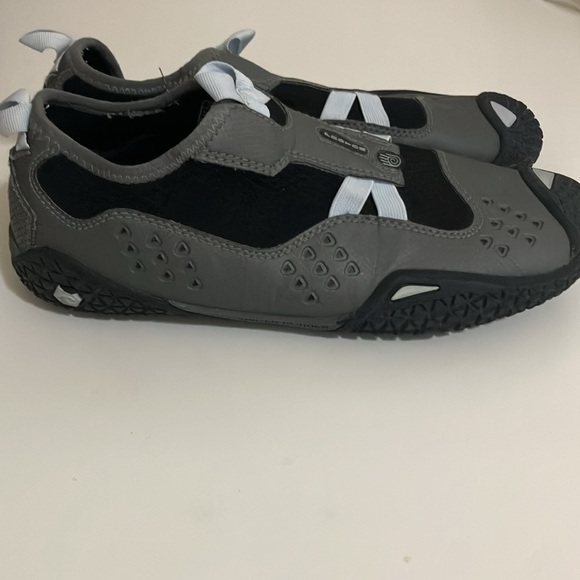 Teva Proton Women's Neoprene Waterproof Shoes. Gray/Black size 9 - Picture 3 of 7